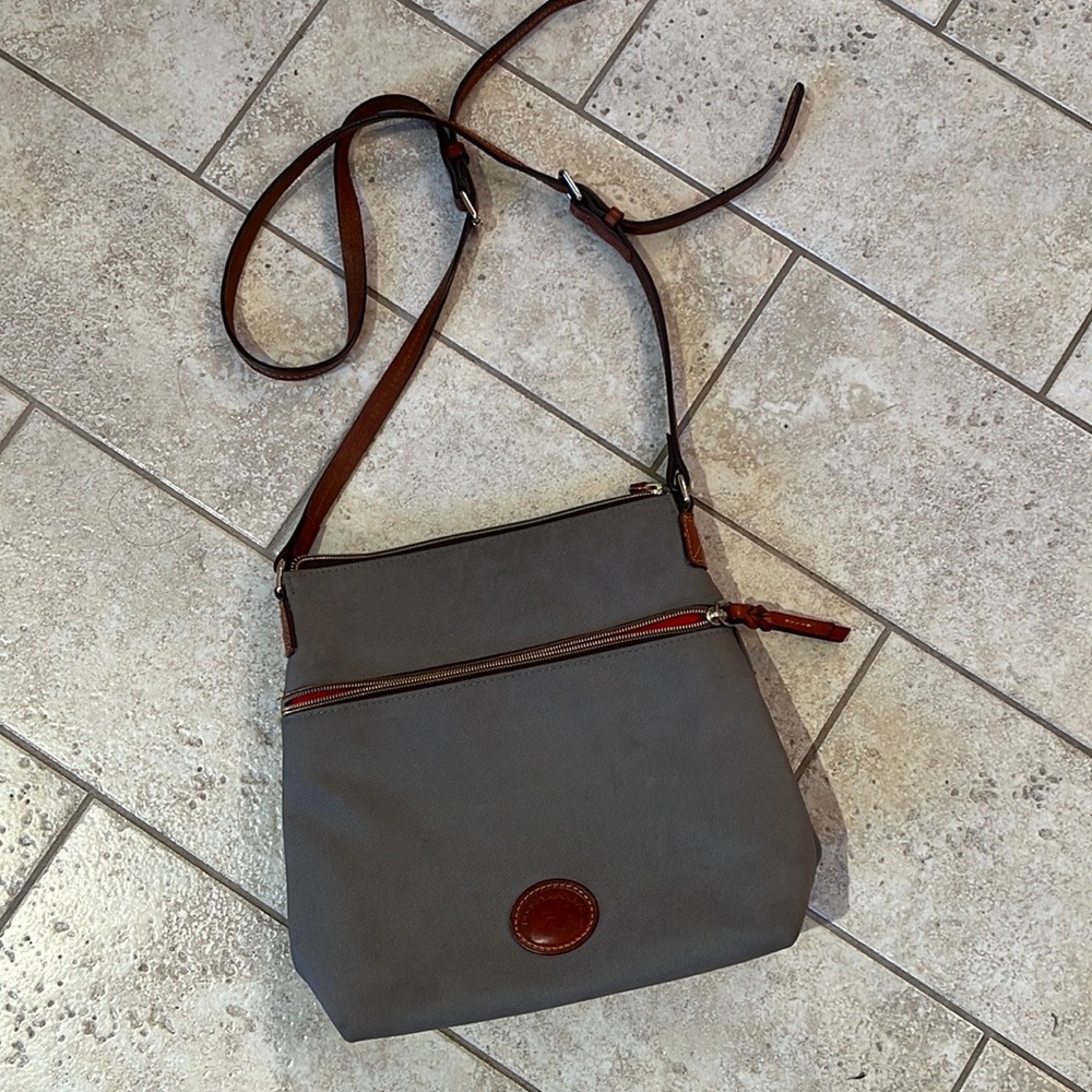 ❤️ Dooney & Bourke crossbody bag ❤️